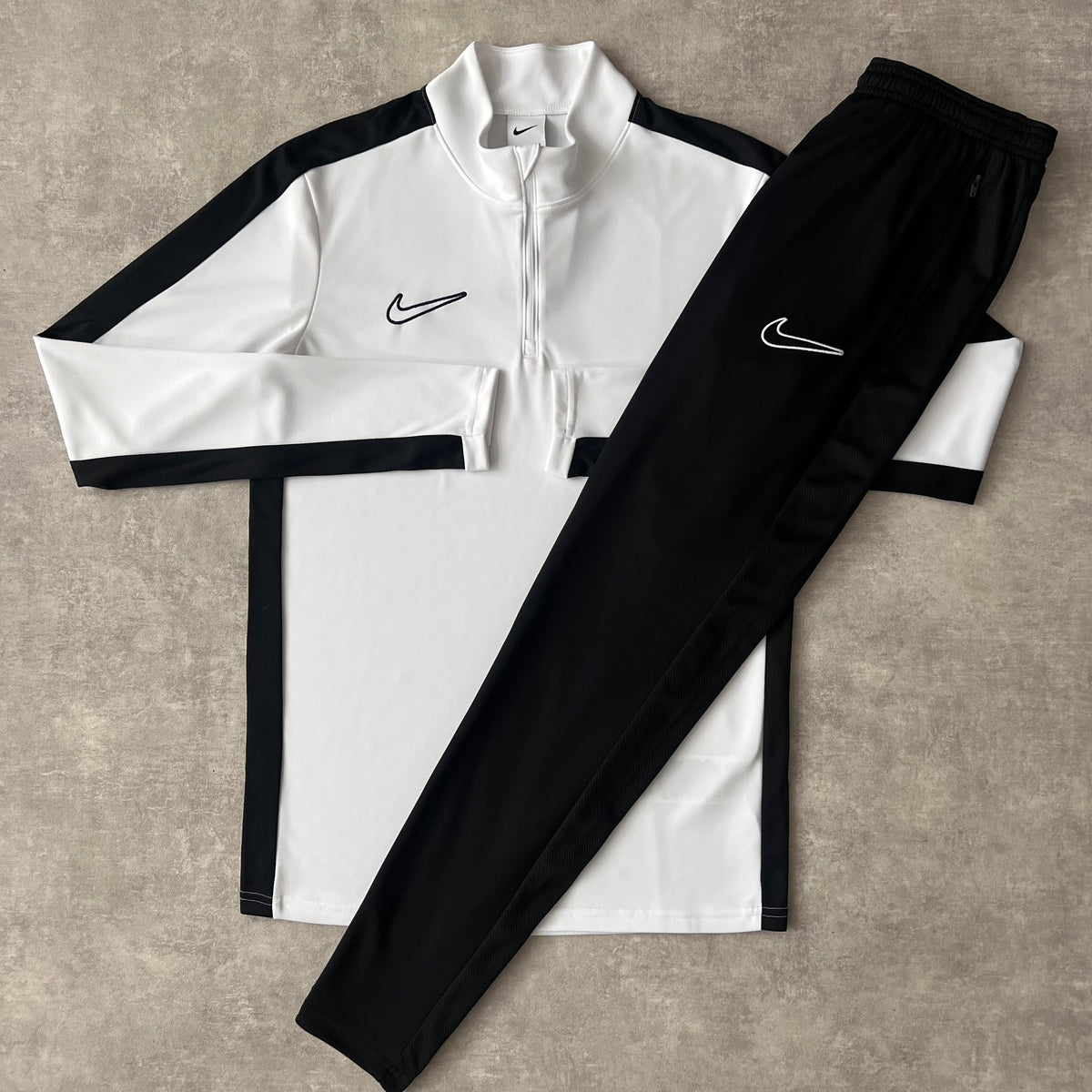 NIKE DRILL 23 SET WHITE - HALF ZIP & TROUSERS
