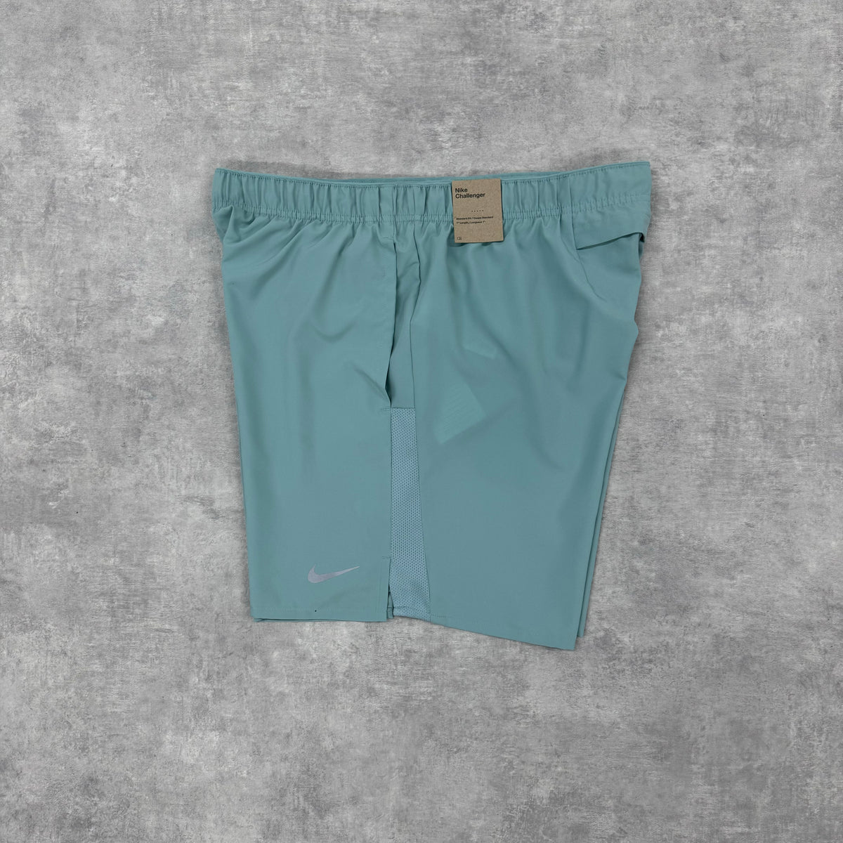 NIKE CHALLENGER SHORTS 7” - MINT