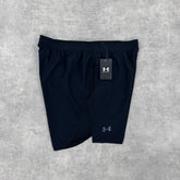 UNDER ARMOUR LAUNCH SHORTS 7” - BLACK